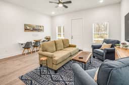 Martha's - Image 5
