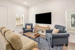 Martha's - Image 3