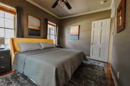 The Nook: 1st Floor, Near A&M, Comfy King Beds - Image 5