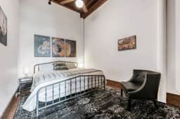 Satchmo: Downtown Bryan-Main Street, 2nd floor, King Beds - Image 5