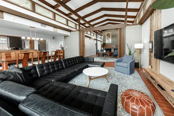Mid-Century Modern @ Texas A&M Sleeps 16+ in Style - Image 2