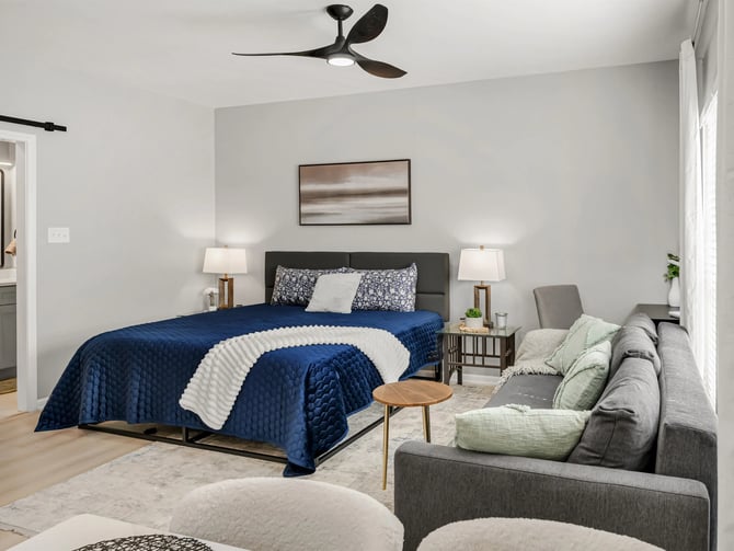 Azalea — king bedroom with sitting area